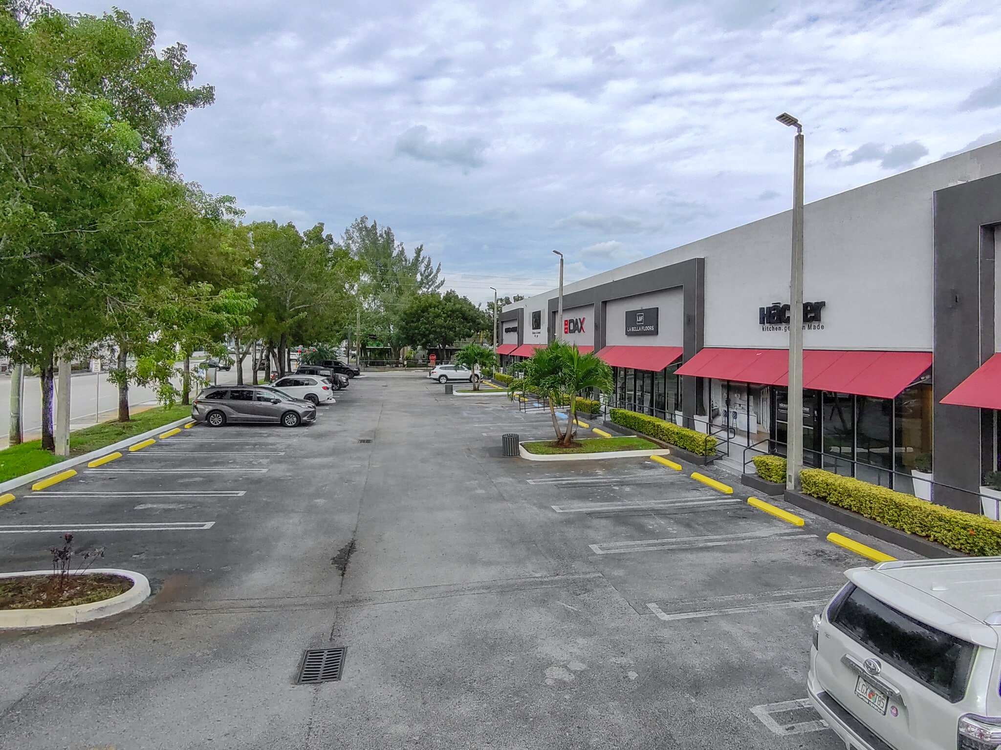 7850 NW 32nd St, Miami, FL à louer Photo de l’immeuble– Image 1 sur 2