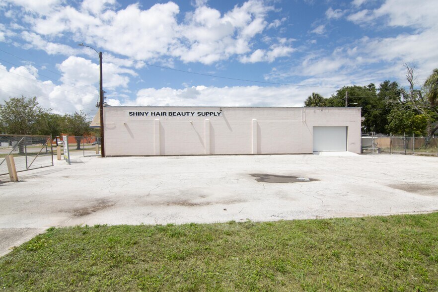 2300 Dr. Martin Luther King Jr St S, Saint Petersburg, FL à louer - Photo de l’immeuble – Image 1 sur 15