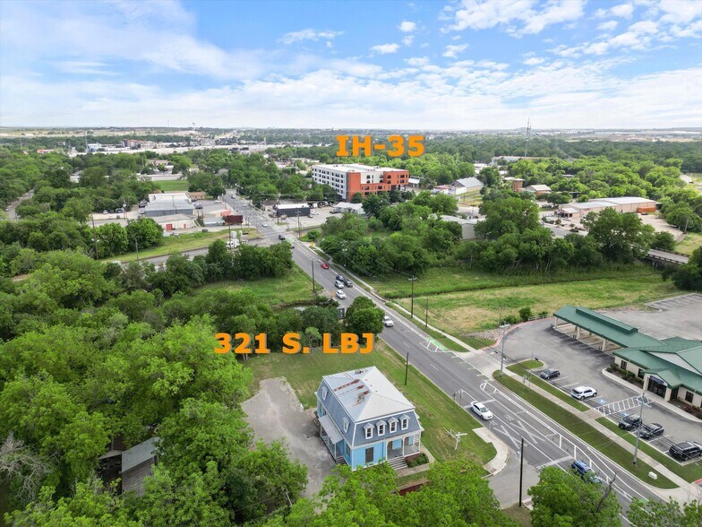 321 L B J dr, San Marcos, TX à vendre - Photo de l’immeuble – Image 3 sur 24