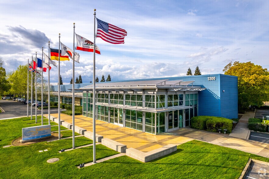 3300 Industrial Blvd, West Sacramento, CA à louer - Photo principale – Image 1 sur 6