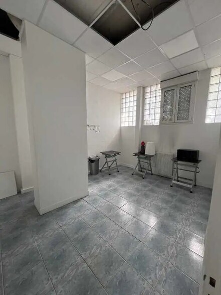 Local d'activités dans Montreuil à vendre - Photo de l’immeuble – Image 3 sur 5