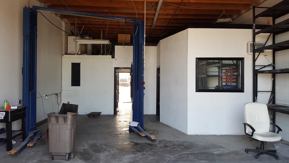 1355 Brooks St, Ontario, CA à louer - Photo intérieure – Image 2 sur 22