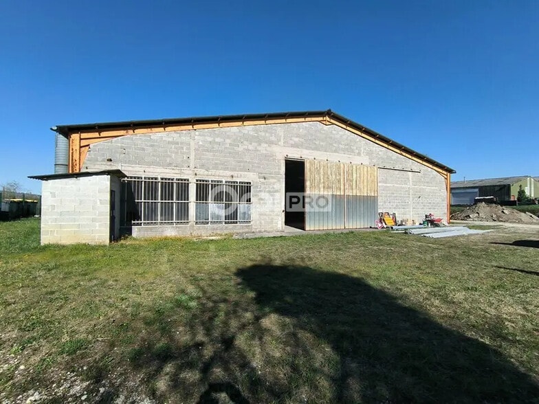 Industriel/Logistique dans Brive-la-Gaillarde à louer - Photo de l’immeuble – Image 3 sur 10