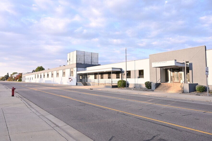 701 33rd Ave N, Saint Cloud, MN à vendre - Photo de l’immeuble – Image 3 sur 25