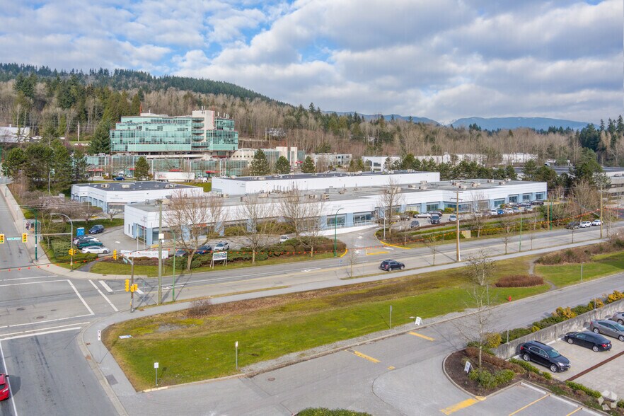 8503-8537 Eastlake Dr, Burnaby, BC à louer - Photo de l’immeuble – Image 3 sur 5