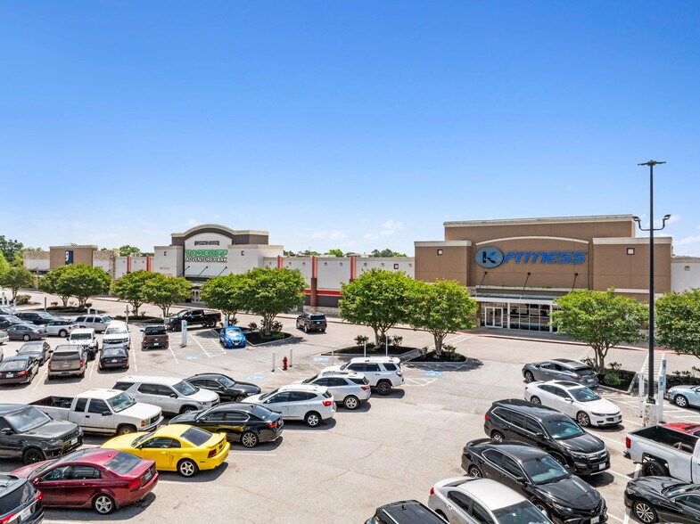 Fairmont Parkway Shopping Center portefeuille de 5 biens à vendre sur LoopNet.fr - Photo de l’immeuble – Image 2 sur 16