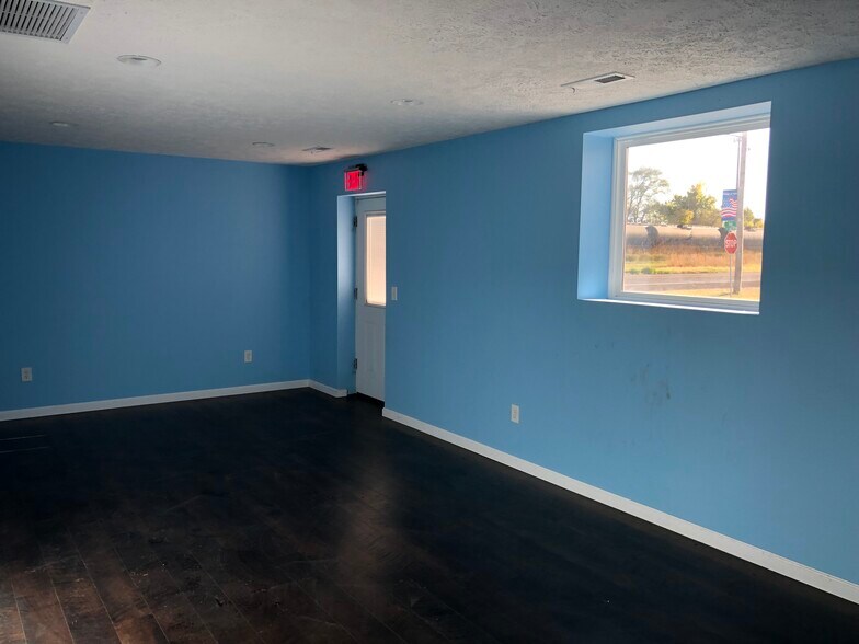 208 W Front St, Alda, NE à louer - Photo intérieure – Image 3 sur 14
