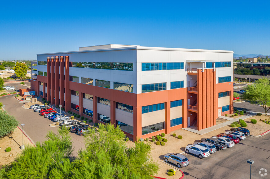 3815 E Bell Rd, Phoenix, AZ à louer - Photo de l’immeuble – Image 3 sur 6