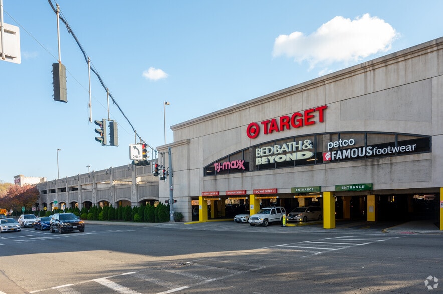 500-600 E Sandford Blvd, Mount Vernon, NY à louer - Photo du quartier – Image 2 sur 5