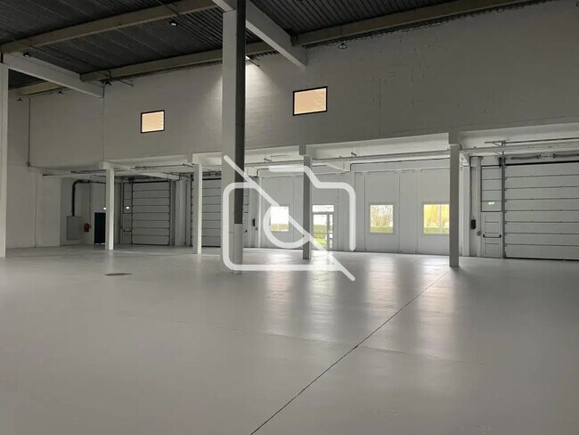 Plus de détails pour Industriel/Logistique à louer