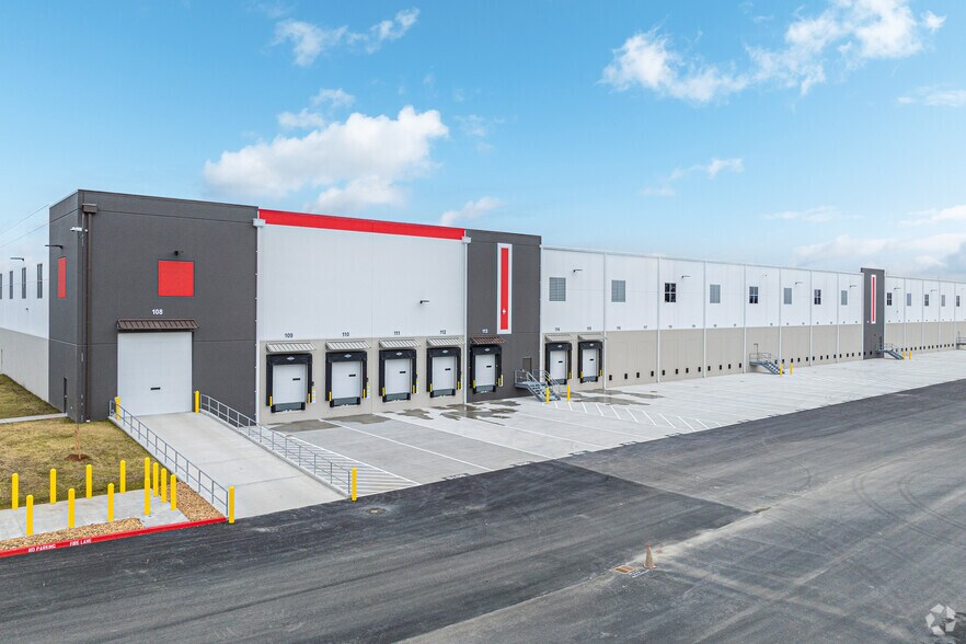 17819 Canyon Rd E, Puyallup, WA à louer - Photo de l’immeuble – Image 2 sur 9