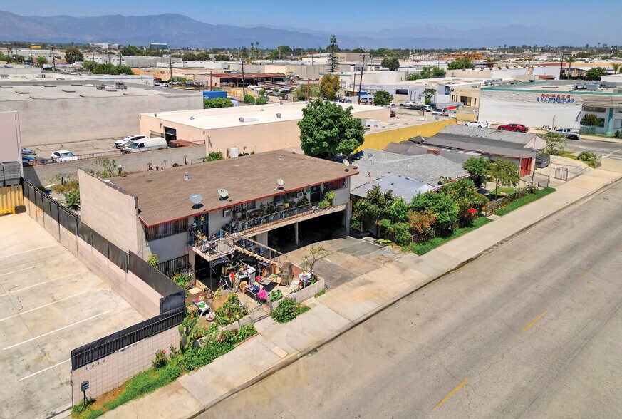 2403 Lee Ave, South El Monte, CA à vendre - Photo de l’immeuble – Image 2 sur 7