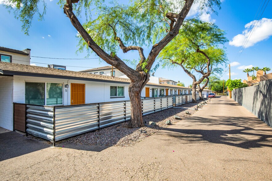 Phoenix MultiFamily Portfolio portefeuille de 3 biens à vendre sur LoopNet.fr - Photo principale – Image 2 sur 3