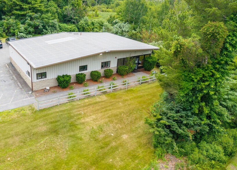 1 Beverly Dr, Sterling, MA à vendre - Photo de l’immeuble – Image 2 sur 34