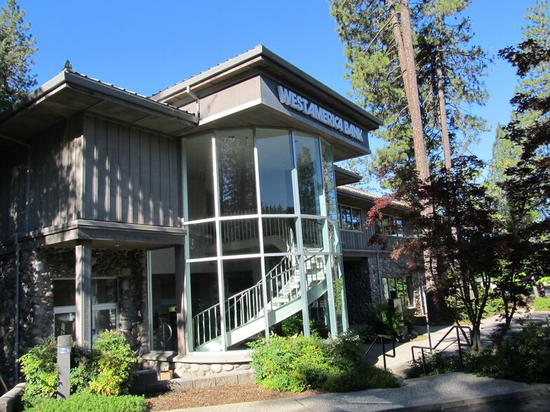 375 Brunswick Rd, Grass Valley, CA à louer - Photo de l’immeuble – Image 1 sur 14