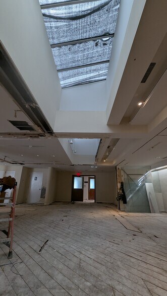 261 N Robertson Blvd, Beverly Hills, CA à vendre - Photo de l’immeuble – Image 3 sur 14