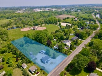 Plus de détails pour 3172 N Riverside Dr, Saukville, WI - Local commercial à louer