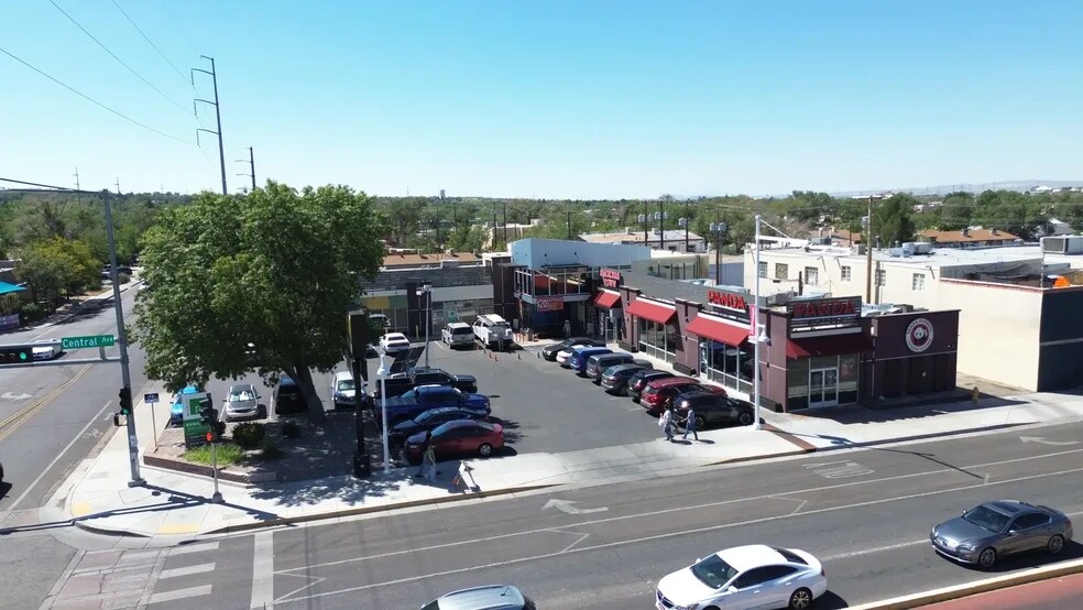 2820 Central Ave SE, Albuquerque, NM à louer - Photo de l’immeuble – Image 3 sur 9
