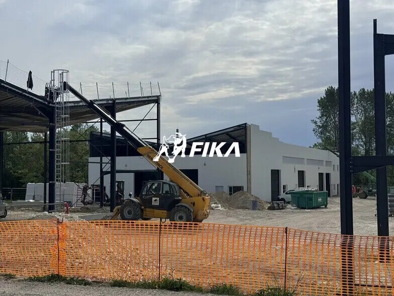 Local d'activités dans Carbon-Blanc à vendre - Photo de la construction – Image 3 sur 13