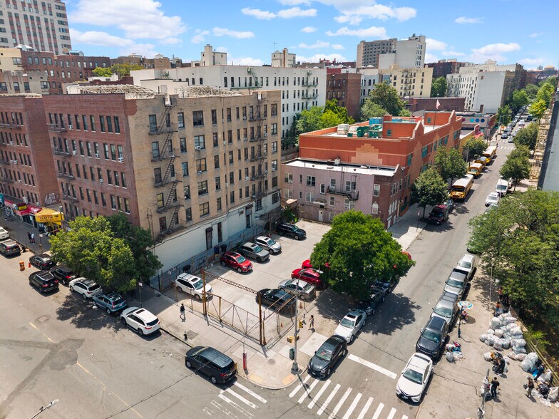 50 174th st, Bronx, NY à vendre - Photo de l’immeuble – Image 2 sur 16
