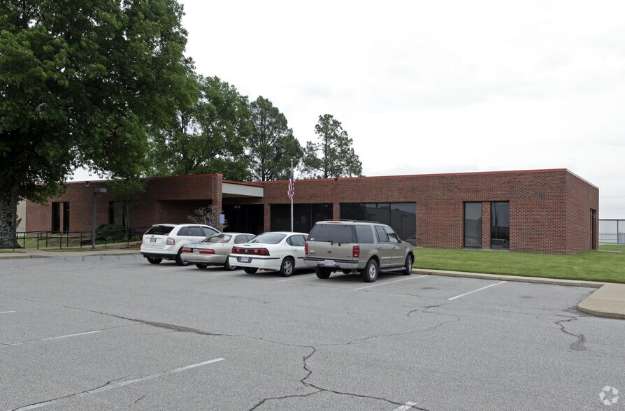 8274 Hacks Cross Rd, Olive Branch, MS à louer - Photo de l’immeuble – Image 3 sur 5