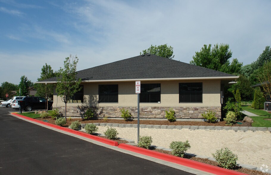 3724 N Plantation River Dr, Boise, ID à louer - Photo de l’immeuble – Image 2 sur 27