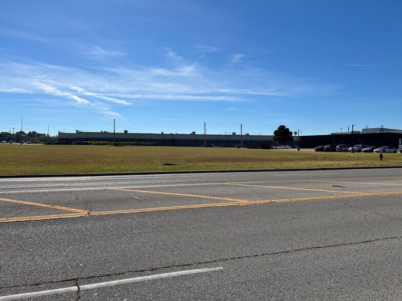 2339 Hillside Dr, Broken Arrow, OK à vendre - Photo principale – Image 1 sur 4