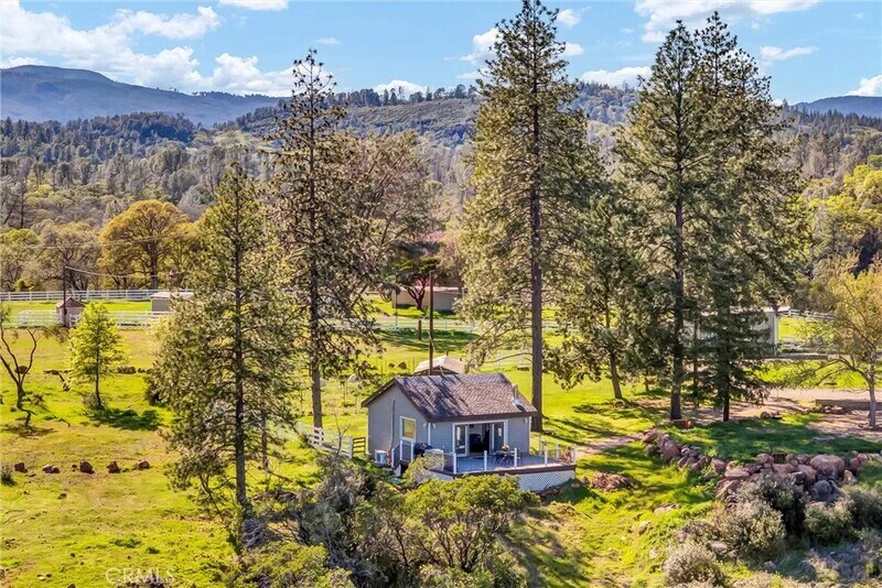 20250 Black Bass Pass, Lower Lake, CA à vendre - Photo de l’immeuble – Image 3 sur 4