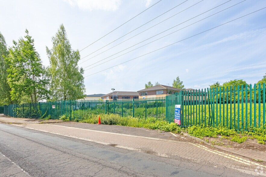 Rennie Hogg Rd, Nottingham à louer - Photo de l’immeuble – Image 3 sur 3