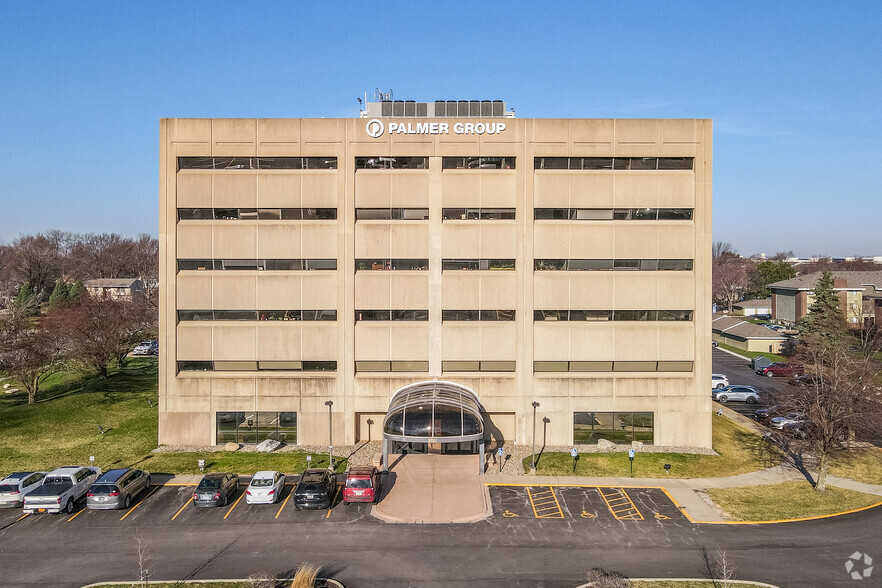 3737 Woodland Ave, West Des Moines, IA à louer - Photo de l’immeuble – Image 3 sur 10