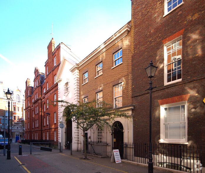 5 Streatham St, Londres à louer - Photo de l’immeuble – Image 2 sur 17