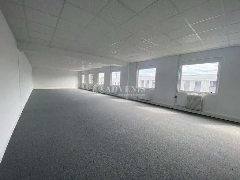 9 Chaussée Jules César, Osny à vendre - Photo de l’immeuble – Image 3 sur 6
