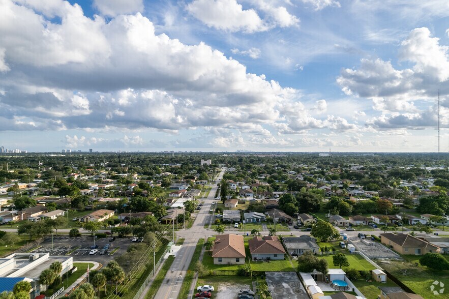 4400 SW 23rd St, West Park, FL à vendre - Aérien – Image 3 sur 9