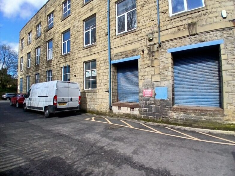 Burnley Rd, Colne à louer - Photo de l’immeuble – Image 2 sur 5