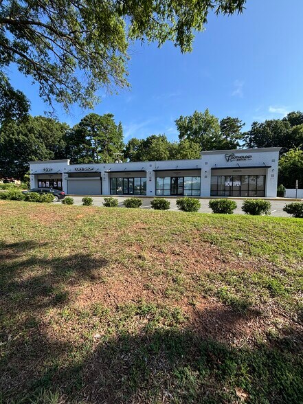 1237 Tyvola Rd, Charlotte, NC à louer - Photo de l’immeuble – Image 3 sur 6
