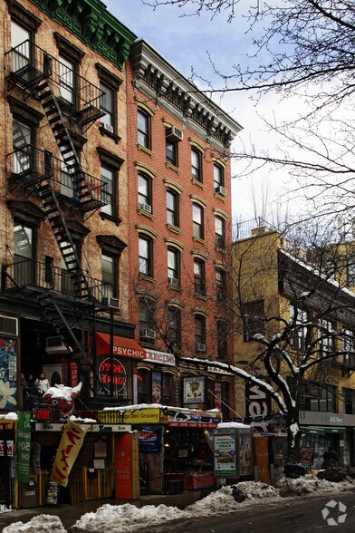 33 Saint Marks Pl, New York, NY à louer - Photo principale – Image 1 sur 12