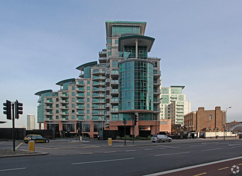 10 Wandsworth Rd, Londres à vendre - Photo de l’immeuble – Image 2 sur 25