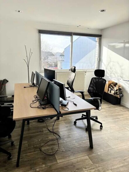 Bureau dans Saint-Maur-des-Fossés à vendre - Photo de l’immeuble – Image 3 sur 17