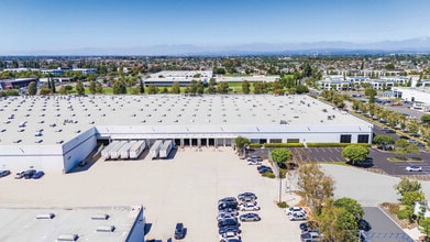 6550 Katella Ave, Cypress, CA à louer Photo de l’immeuble– Image 2 sur 4