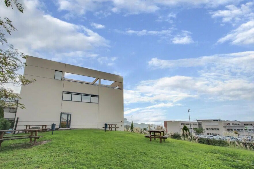 Bureau dans Marseille à louer - Photo de l’immeuble – Image 3 sur 21