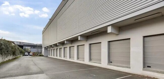 Plus de détails pour Industriel/Logistique à louer