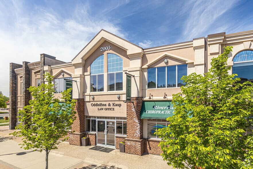 39 St Thomas St, St. Albert, AB à louer - Photo de l’immeuble – Image 1 sur 6