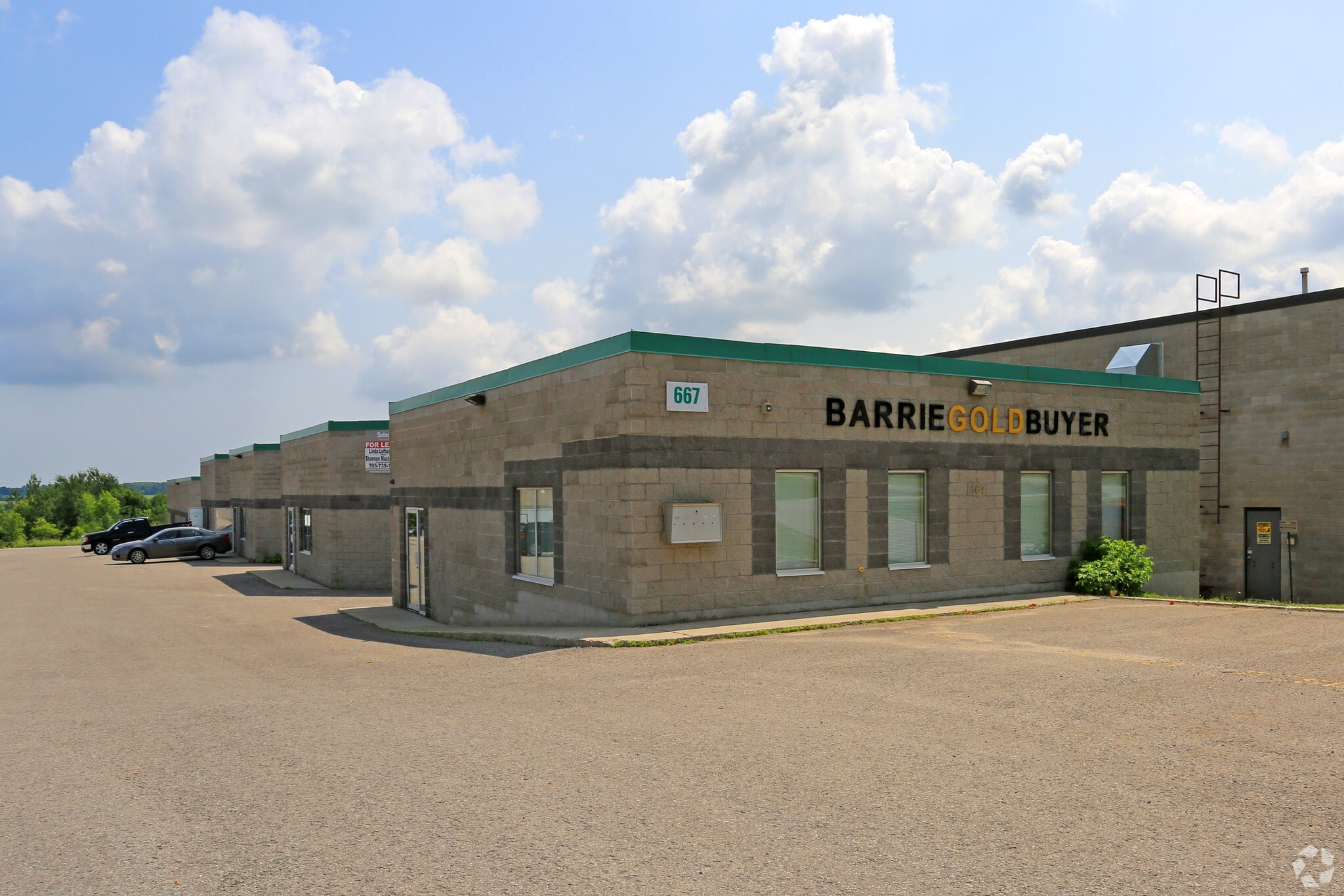 667 Welham Rd, Barrie, ON à louer Photo principale– Image 1 sur 4