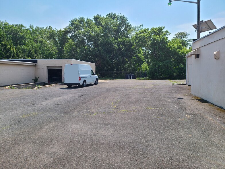 304 Stokes Ave, Ewing, NJ à vendre - Photo de l’immeuble – Image 3 sur 15