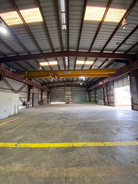 4836 Fish Ln, Beeville, TX à vendre - Photo intérieure – Image 2 sur 8