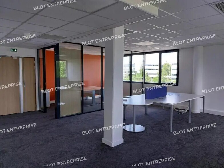 Bureau dans Rennes à louer - Photo de l’immeuble – Image 2 sur 17