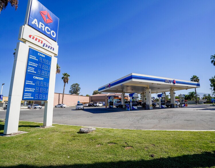 8116 Lamont St, Lamont, CA à vendre - Photo de l’immeuble – Image 2 sur 8