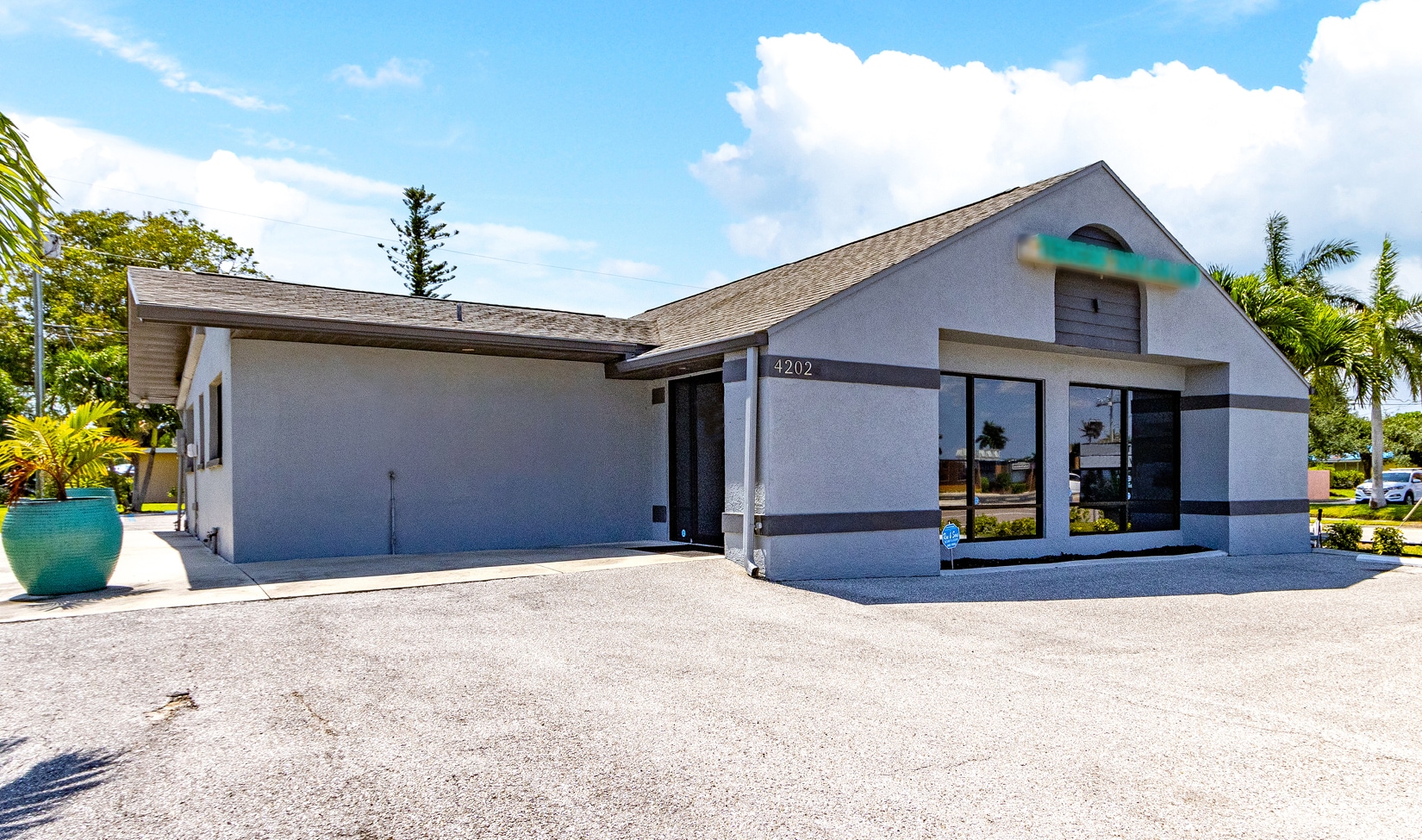 4202 Del Prado Blvd, Cape Coral, FL à louer Photo de l’immeuble– Image 1 sur 3