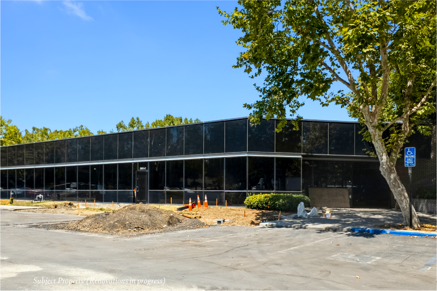 20931 Burbank Blvd, Woodland Hills, CA à vendre - Photo de l’immeuble – Image 3 sur 7