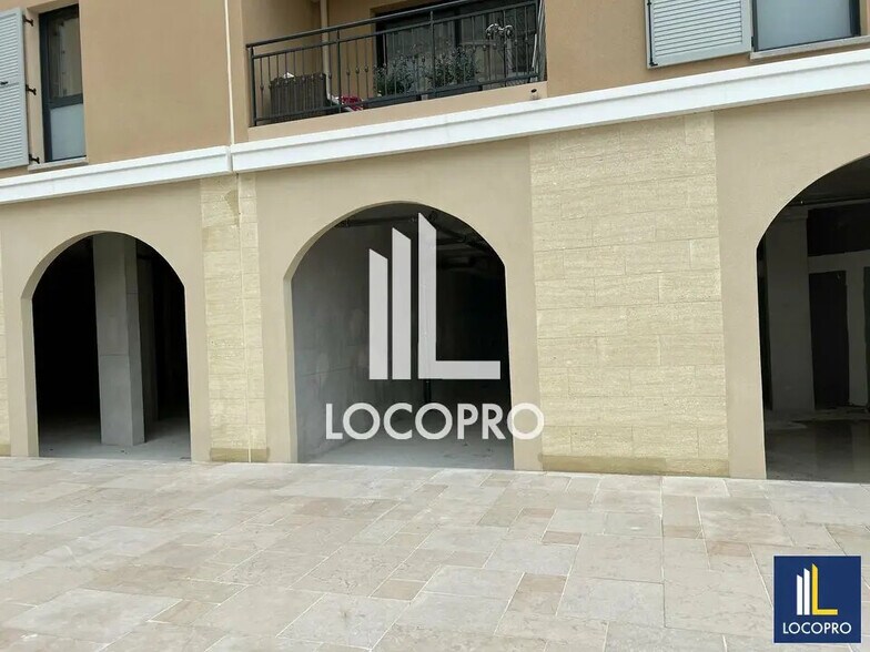 Local commercial dans Aix-en-Provence à louer - Photo de l’immeuble – Image 3 sur 6